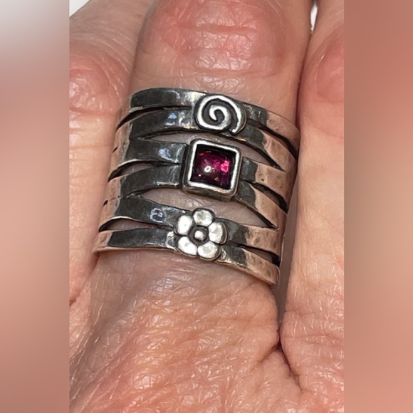 Silpada sterling silver Garnet Flower Swirl ring - Picture 4 of 5